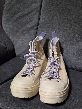 Converse Beige Canvas Platform Lace-Up High-Top Boots with Lavender Accents
